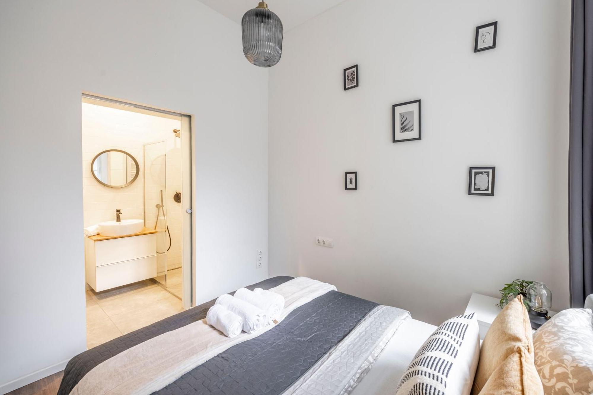 Charming & Cozy Central 1Bedrm Suites Budapest Kültér fotó